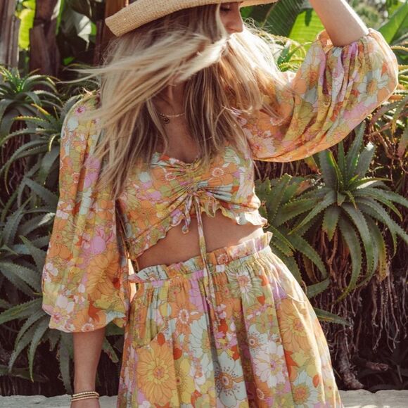 Show Me Your MuMu Tops - Show Me Your MuMu Jenna Top Groovy Blooms